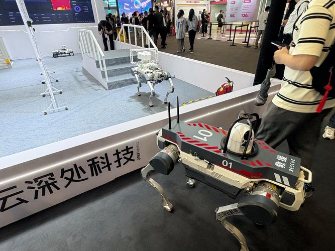 机器人扎堆waic:机器人能干活背后的"真"与"伪"